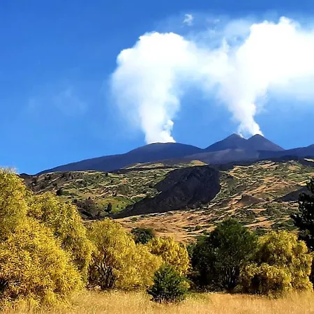 Casa Leo, Eleganza Siciliana Con Vista Etna A Due Passi Dal Mare * Riposto