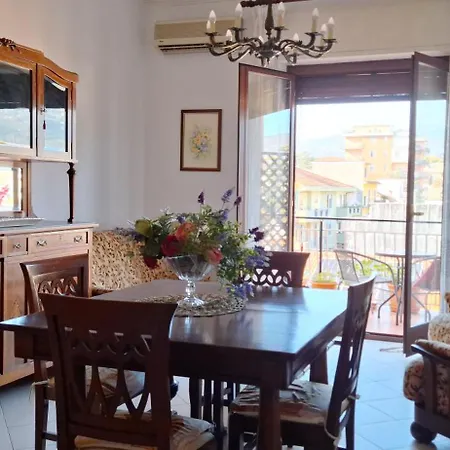 Apartment Casa Leo, Eleganza Siciliana Con Vista Etna A Due Passi Dal Mare *